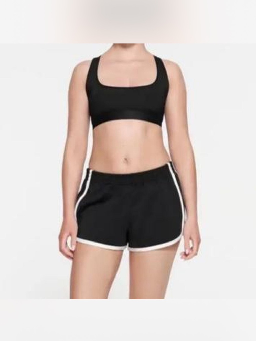 🔥 SKIMS Track Dolphin Shorts in Onyx / Black 🔥